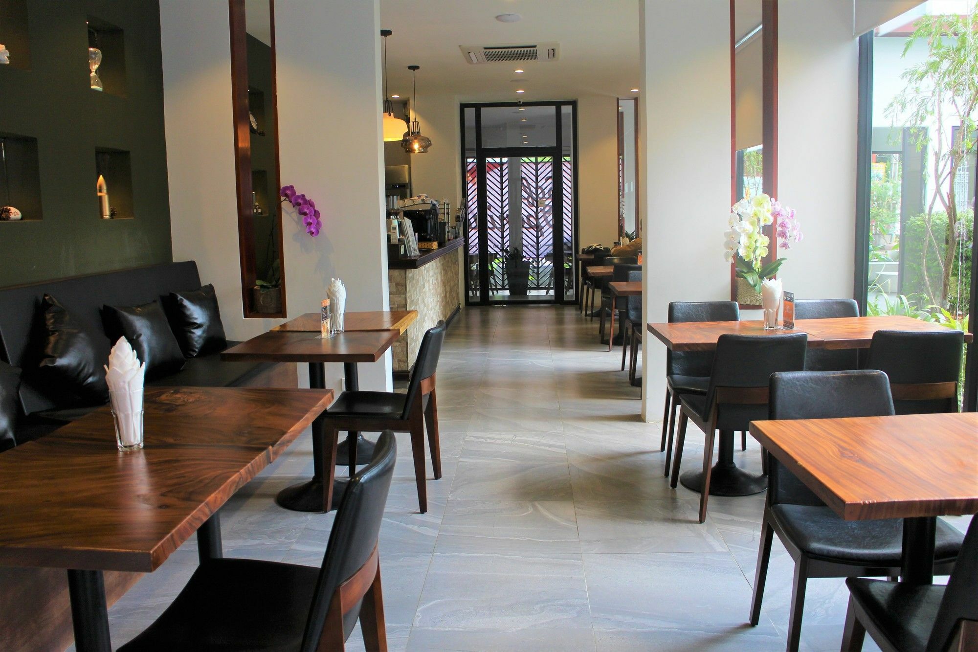 De Ninth Boutique Hotel & Spa Пном Пен Екстериор снимка