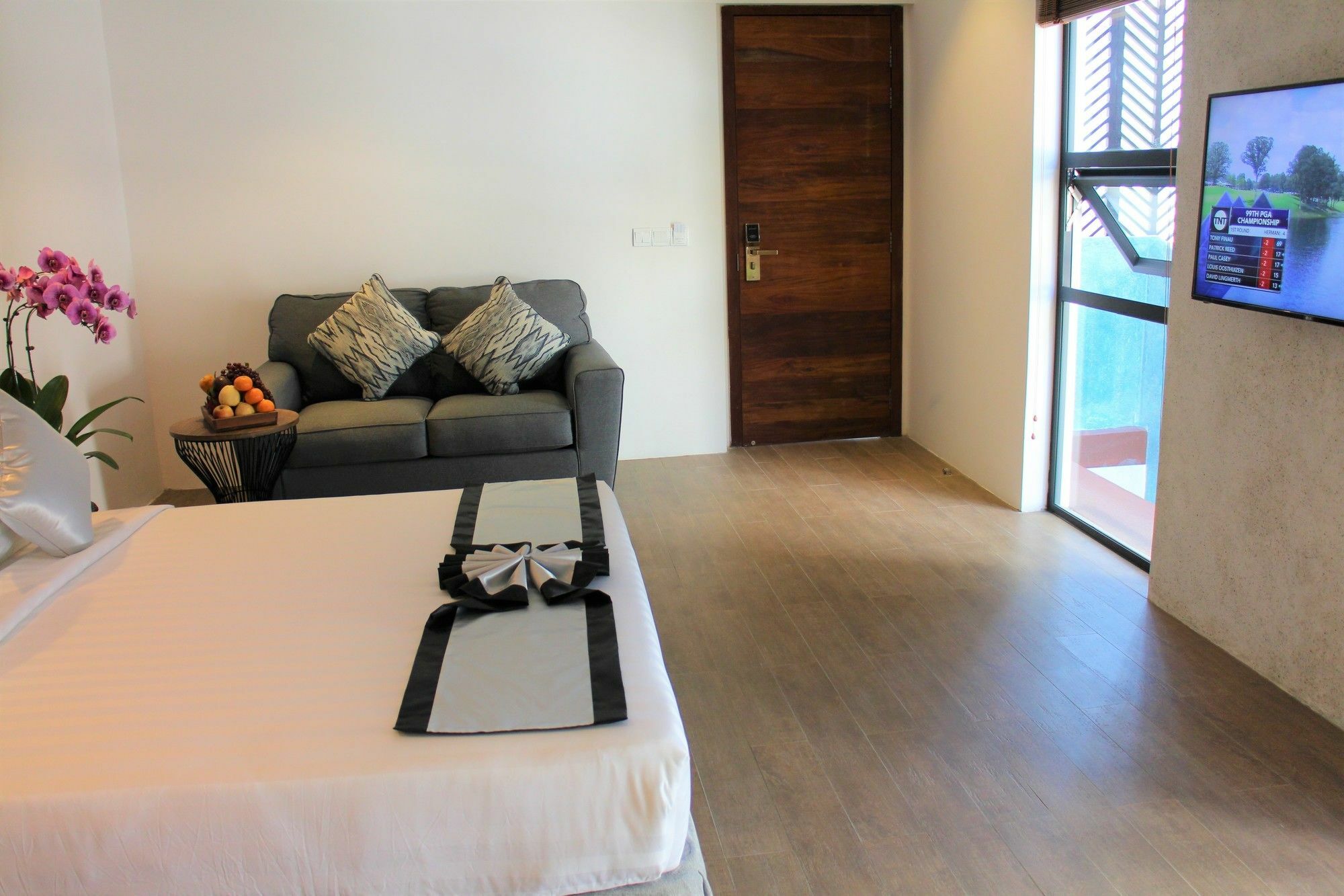 De Ninth Boutique Hotel & Spa Пном Пен Екстериор снимка