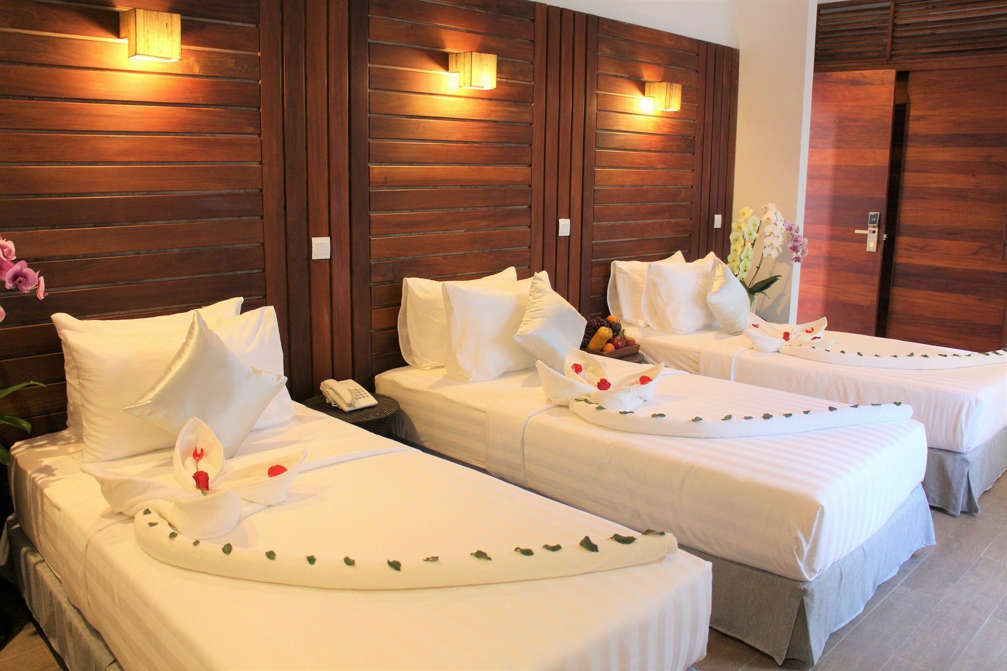 De Ninth Boutique Hotel & Spa Пном Пен Екстериор снимка